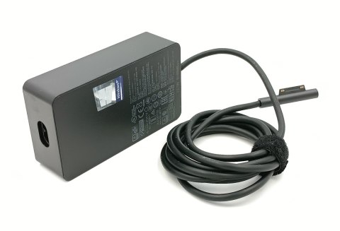 Oryginalny zasilacz Microsoft Surface 127W wtyk magnetic płaski Oryginalny zasilacz Microsoft Surface 127W wtyk magnetic płaski